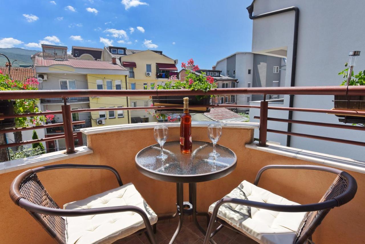 Si Apartments Ohrid With Free Parking Bagian luar foto