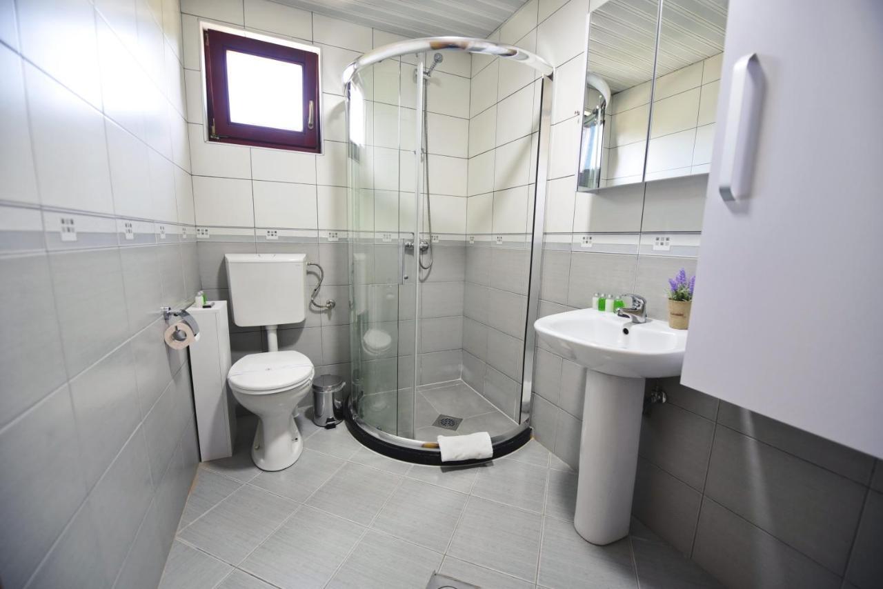 Si Apartments Ohrid With Free Parking Bagian luar foto