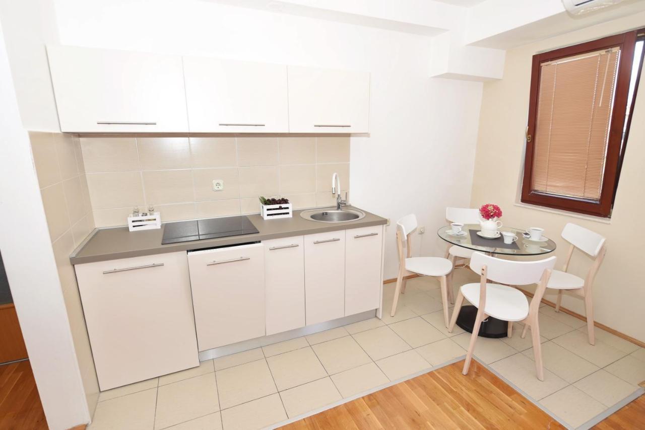 Si Apartments Ohrid With Free Parking Bagian luar foto